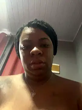 Snapshot of Priihmedeiros chatting on October 19, 2025, 9:56 am Priihmedeiros online show from October 19, 2025, 9:56 am