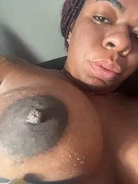 Snapshot of Priihmedeiros chatting on November 22, 2025, 10:14 am Priihmedeiros online show from November 22, 2025, 10:14 am