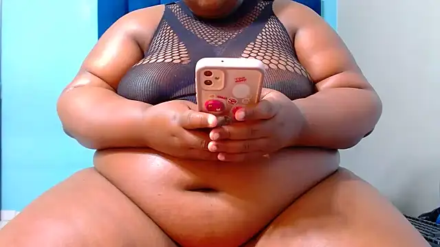 Snapshot of LadyBear2002 chatting on July 19, 2026, 7:10 pm LadyBear2002 online show from July 19, 2026, 7:10 pm
