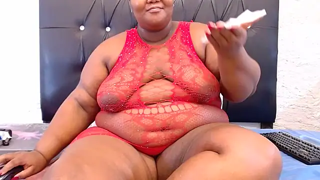 LadyBear2002 online show from April 22, 2026, 6:25 pm