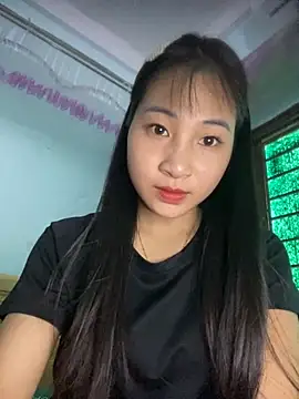 Snapshot of banlinh004 chatting on October 15, 2025, 8:00 am banlinh004 online show from October 15, 2025, 8:00 am