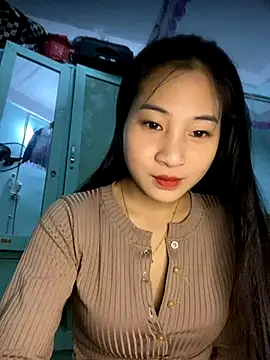 Snapshot of banlinh004 chatting on December 4, 2025, 1:10 pm banlinh004 online show from December 4, 2025, 1:10 pm