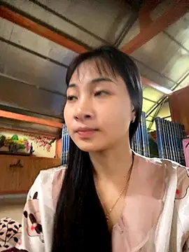 Snapshot of banlinh004 chatting on November 1, 2025, 3:35 am banlinh004 online show from November 1, 2025, 3:35 am