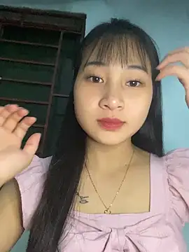 Snapshot of banlinh004 chatting on October 17, 2025, 1:13 pm banlinh004 online show from October 17, 2025, 1:13 pm