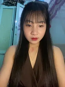 banlinh004 online show from February 18, 2026, 4:03 pm