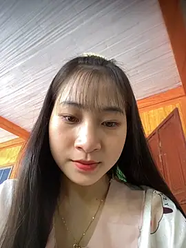 Snapshot of banlinh004 chatting on October 16, 2025, 5:49 am banlinh004 online show from October 16, 2025, 5:49 am