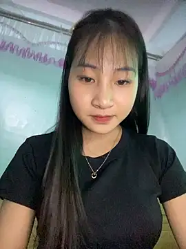 Snapshot of banlinh004 chatting on October 8, 2025, 6:15 am banlinh004 online show from October 8, 2025, 6:15 am