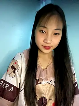 Snapshot of banlinh004 chatting on October 21, 2025, 1:43 pm banlinh004 online show from October 21, 2025, 1:43 pm