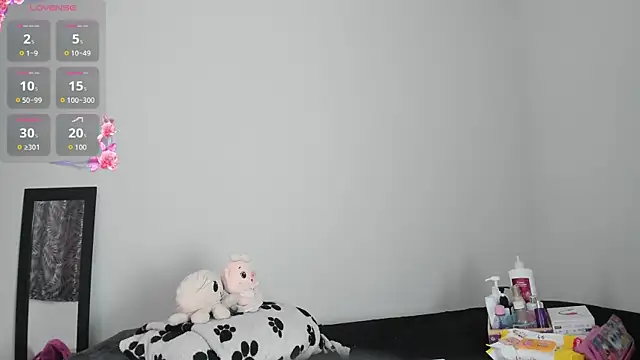 ValeStone online show from November 4, 2025, 8:23 pm