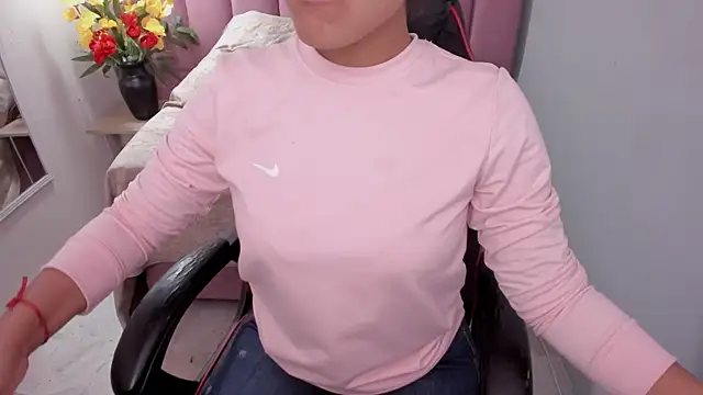 AriaVega online show from June 16, 2026, 1:11 pm