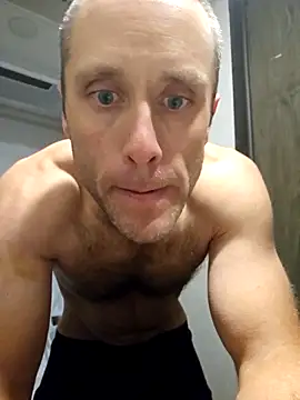 Snapshot of mcxxx87 chatting on October 20, 2025, 6:37 am mcxxx87 online show from October 20, 2025, 6:37 am