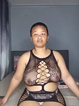 Snapshot of Sultrytits6 chatting on August 5, 2026, 10:15 pm Sultrytits6 online show from August 5, 2026, 10:15 pm