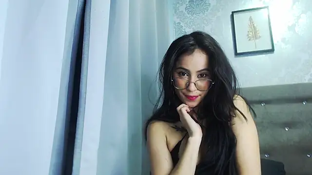 Snapshot of Alana_Martinez_ chatting on May 7, 2026, 5:22 am Alana Martinez online show from May 7, 2026, 5:22 am