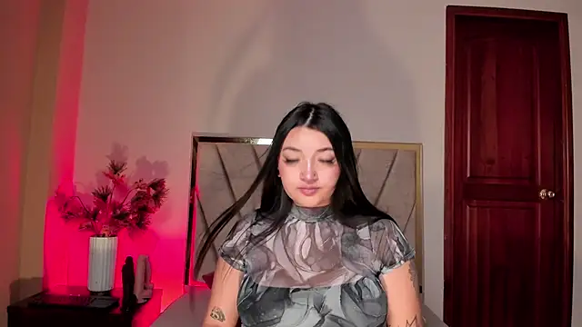 Snapshot of LilithEsme chatting on October 25, 2025, 11:49 pm LilithEsme online show from October 25, 2025, 11:49 pm