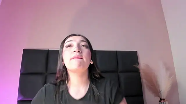 Snapshot of LilithEsme chatting on November 20, 2025, 12:33 am LilithEsme online show from November 20, 2025, 12:33 am