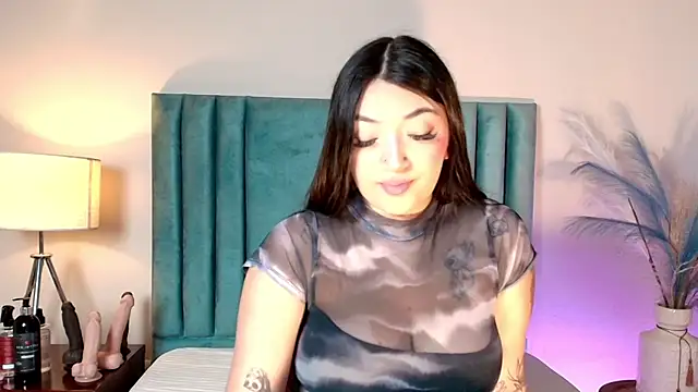 Snapshot of LilithEsme chatting on October 31, 2025, 9:32 pm LilithEsme online show from October 31, 2025, 9:32 pm