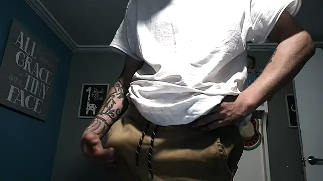 DDAADDYY256 online show from October 4, 2025, 1:29 am