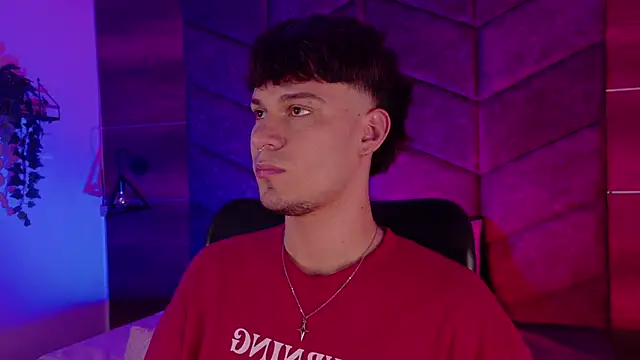 Snapshot of LiamThunder05_ chatting on October 25, 2025, 3:17 am LiamThunder05 online show from October 25, 2025, 3:17 am