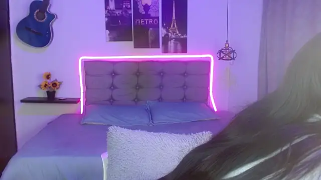 samara roxx online show from February 5, 2026, 3:02 am