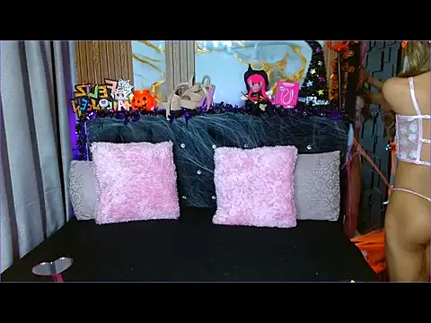 sthephylittle online show from October 24, 2025, 6:40 pm