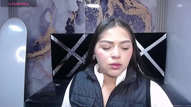 Snapshot of Dayan_v_ chatting on November 13, 2025, 8:02 pm Dayan v online show from November 13, 2025, 8:02 pm