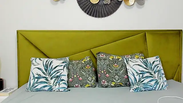 Snapshot of SophiaSpice88 chatting on November 5, 2025, 8:23 pm SophiaSpice88 online show from November 5, 2025, 8:23 pm