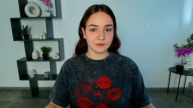 Snapshot of OliviaMontgommery chatting on November 22, 2025, 6:01 am OliviaMontgommery online show from November 22, 2025, 6:01 am