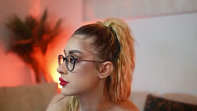 AileenKiss online show from February 14, 2026, 9:04 pm