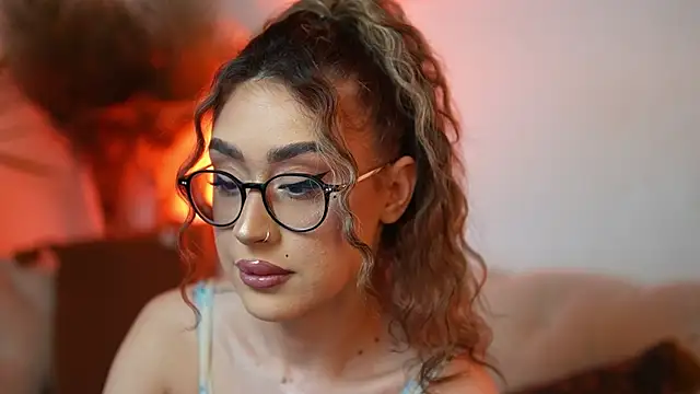 AileenKiss online show from May 1, 2026, 8:25 pm