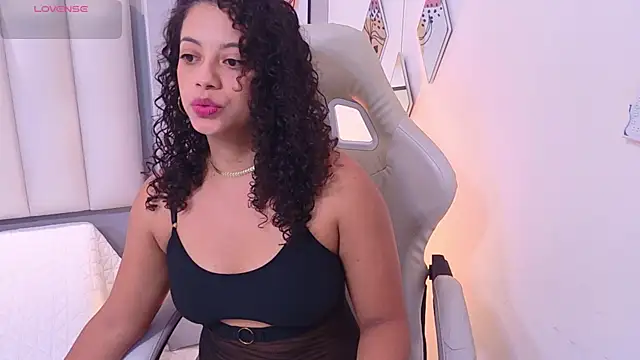 CamilaLevy online show from June 22, 2026, 12:24 pm