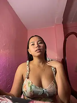 Funtasee Andi online show from May 1, 2026, 8:14 pm