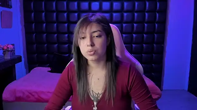 Snapshot of Violetta_Swett_ chatting on November 29, 2025, 1:22 pm Violetta Swett online show from November 29, 2025, 1:22 pm