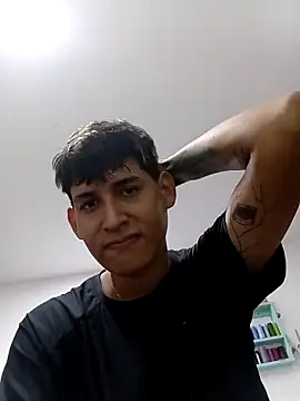 Luisneljc online show from February 25, 2026, 4:51 pm