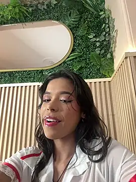Snapshot of naomi_hill1 chatting on June 13, 2026, 2:48 pm naomi hill1 online show from June 13, 2026, 2:48 pm