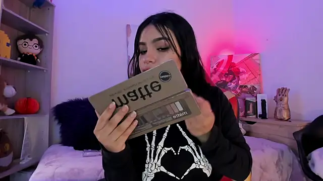 Snapshot of emma_soffia chatting on November 11, 2025, 6:03 pm emma soffia online show from November 11, 2025, 6:03 pm