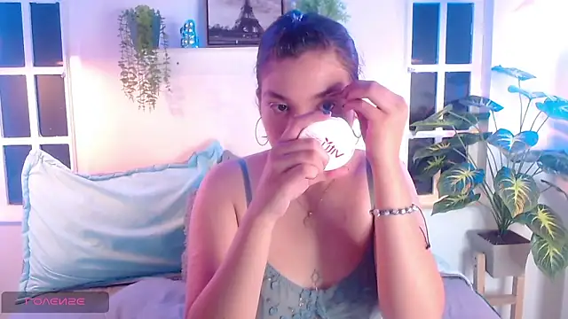 Viollet C online show from October 12, 2025, 1:40 am