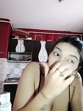 violetapvyo03 online show from October 5, 2025, 12:51 pm