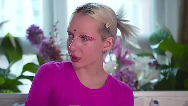 Snapshot of RanyThomson chatting on October 28, 2025, 12:15 pm RanyThomson online show from October 28, 2025, 12:15 pm