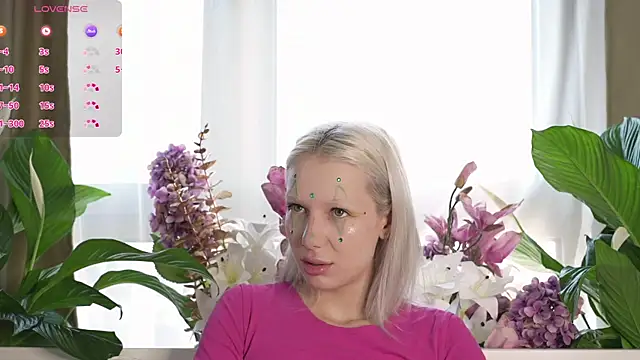 Snapshot of RanyThomson chatting on October 19, 2025, 7:55 am RanyThomson online show from October 19, 2025, 7:55 am