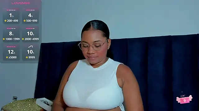 Snapshot of Ahilyn chatting on December 5, 2025, 7:12 pm Ahilyn online show from December 5, 2025, 7:12 pm