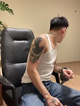 latava online show from October 25, 2025, 4:07 pm