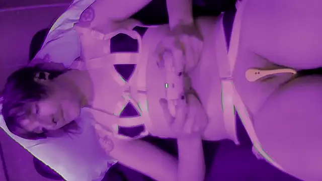 Snapshot of Moonless_Joy chatting on October 27, 2025, 11:27 pm Moonless Joy online show from October 27, 2025, 11:27 pm