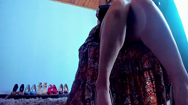 Snapshot of Velourmuse chatting on November 16, 2025, 2:55 pm Velourmuse online show from November 16, 2025, 2:55 pm