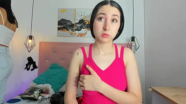 Snapshot of kiara_and_christy chatting on October 16, 2025, 12:35 pm kiara and christy online show from October 16, 2025, 12:35 pm