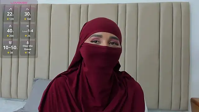 Snapshot of _alishaa_c chatting on October 8, 2025, 2:13 am alishaa c online show from October 8, 2025, 2:13 am