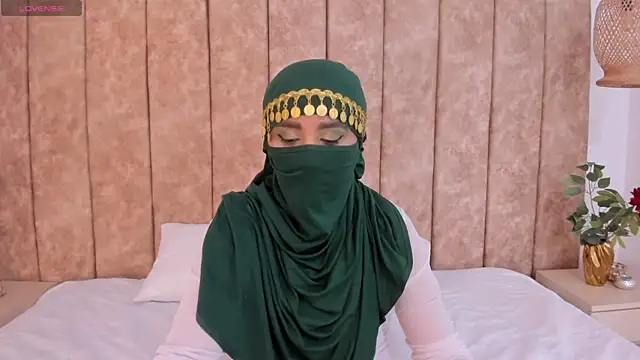 Snapshot of _alishaa_c chatting on October 26, 2025, 1:28 am alishaa c online show from October 26, 2025, 1:28 am