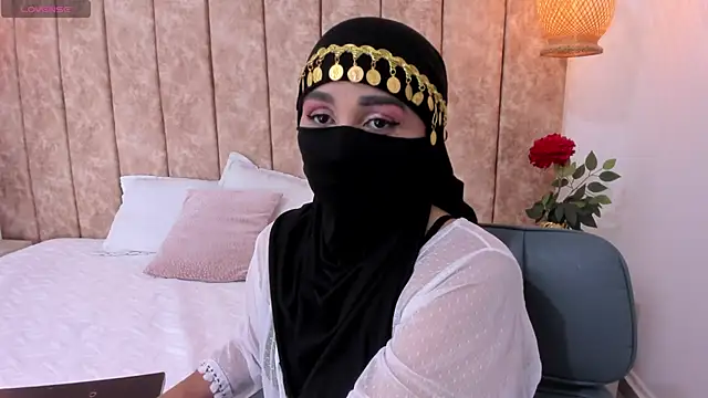 Snapshot of _alishaa_c chatting on November 9, 2025, 3:32 am alishaa c online show from November 9, 2025, 3:32 am