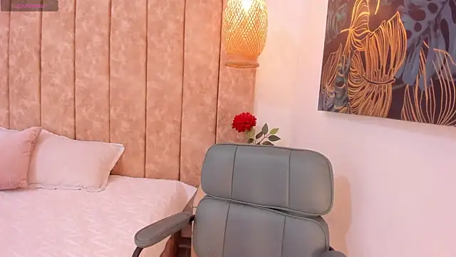 Snapshot of _alishaa_c chatting on November 22, 2025, 3:27 am alishaa c online show from November 22, 2025, 3:27 am