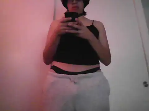 Sunny Pebble online show from November 8, 2025, 3:54 am