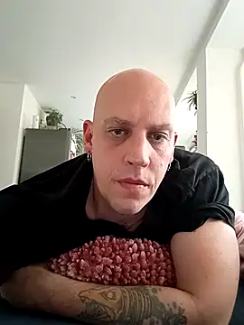 Kobradera1984 online show from October 25, 2025, 6:34 am